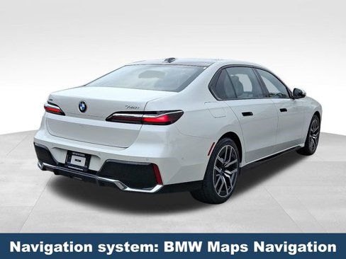 Used 2025 BMW 740i xDrive image 7