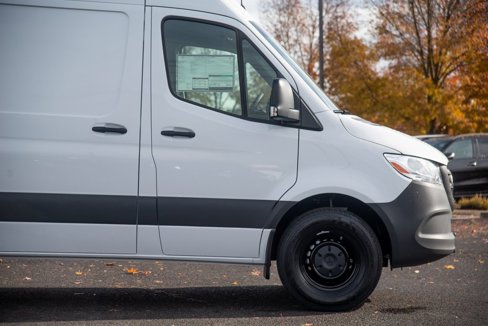 Used 2025 Mercedes-Benz Sprinter 2500 image 9