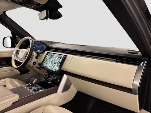 Used 2023 Land Rover Range Rover SE image 14