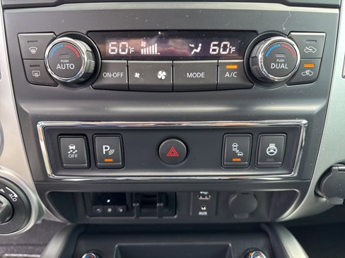 Used 2018 Nissan Titan PRO-4X w/ Pro-4x Convenience Package image 46
