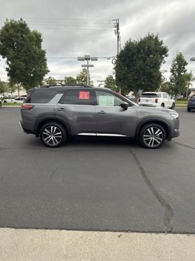 Certified 2025 Nissan Pathfinder Platinum image 4
