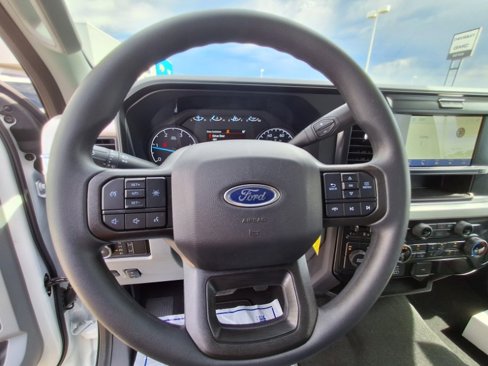 New 2025 Ford F550 4x4 Crew Cab image 12