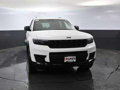 New 2025 Jeep Grand Cherokee L Altitude image 4