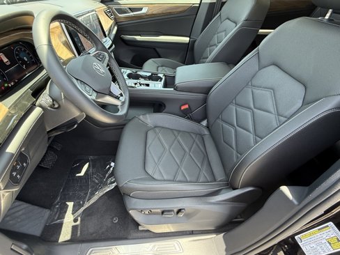 New 2025 Volkswagen Atlas SE image 16