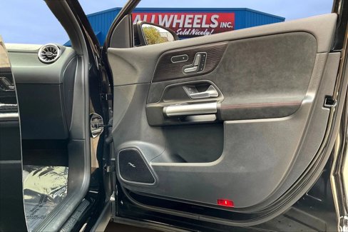 Used 2023 Mercedes-Benz GLA 250 4MATIC image 24