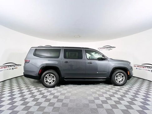 New 2024 Jeep Wagoneer L 4WD w/ HD Trailer Tow Package image 9