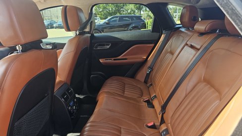 Used 2018 Jaguar F-PACE Portfolio image 21