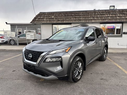 Used 2023 Nissan Rogue S image 3