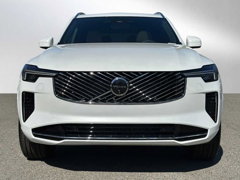 New 2026 Volvo XC90 B6 Plus w/ Protection Package Premier image 8