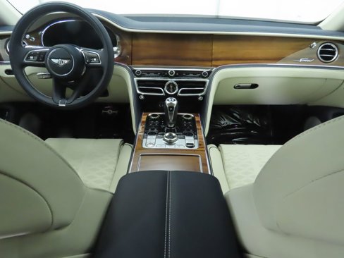 New 2025 Bentley Flying Spur Plug-In Hybrid image 14