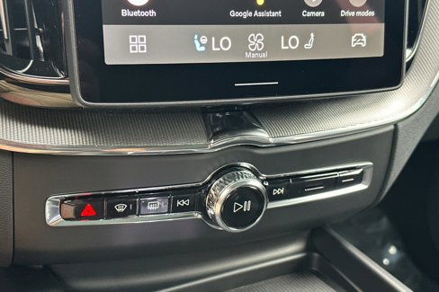 New 2026 Volvo XC60 B5 Ultra image 18