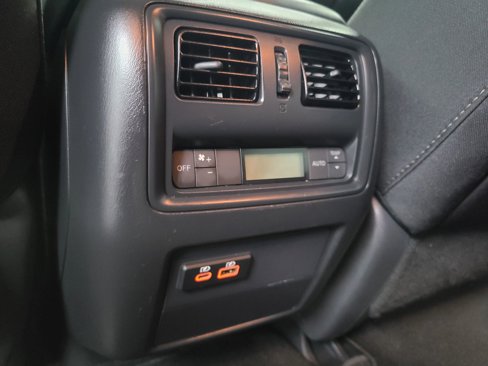 Used 2019 Nissan Pathfinder S image 36