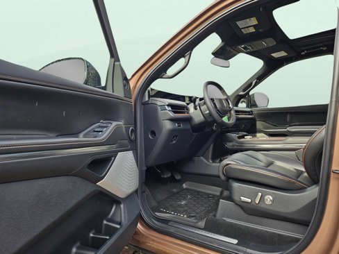 New 2025 Lincoln Navigator Black Label image 10