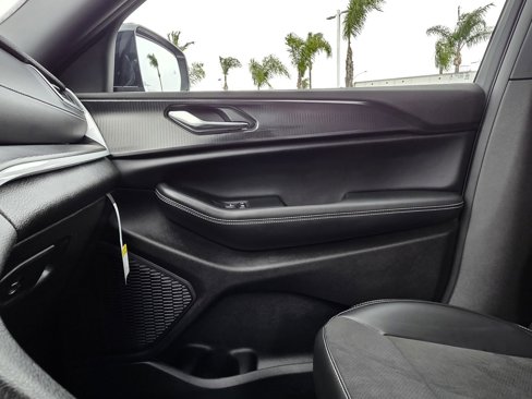 New 2025 Jeep Grand Cherokee L Laredo image 14
