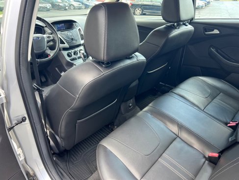 Used 2014 Ford Focus SE w/ Equipment Group 201A image 19