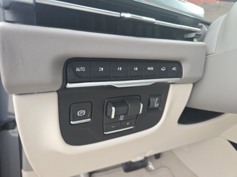 New 2026 Cadillac Escalade ESV Platinum Sport w/ LPO, ONYX Package image 12