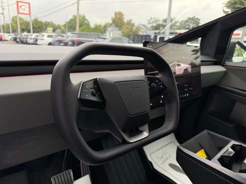 Used 2024 Tesla Cybertruck AWD Crew Cab image 38