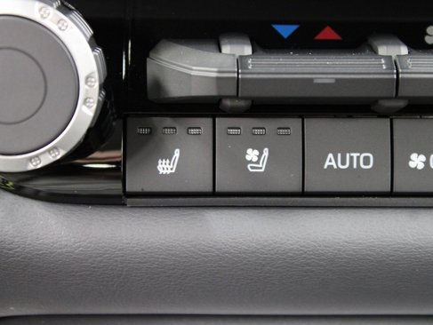 Used 2025 Toyota Sequoia Platinum image 60