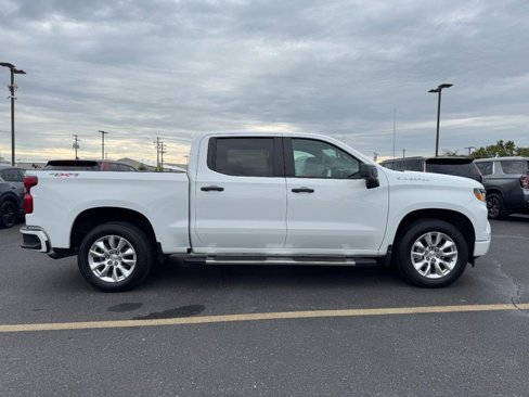 Used 2024 Chevrolet Silverado 1500 Custom image 1