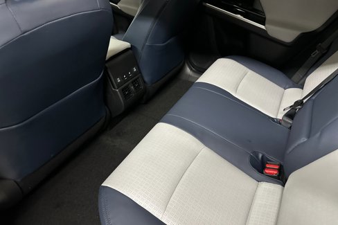 New 2025 Subaru Solterra Limited image 13