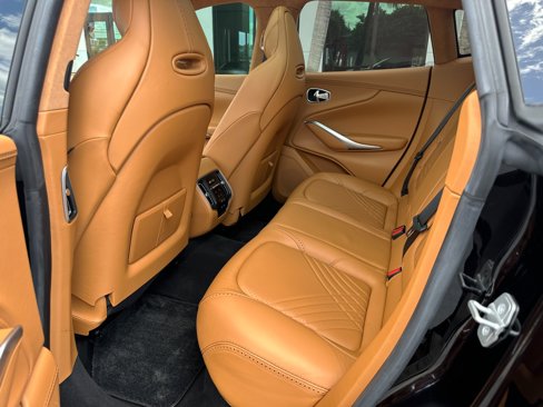 Used 2021 Aston Martin DBX image 43