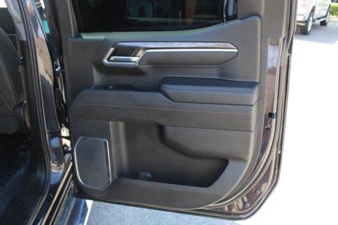 Used 2022 Chevrolet Silverado 1500 LTZ w/ Technology Package image 37