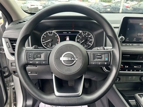 Used 2024 Nissan Rogue SV image 25
