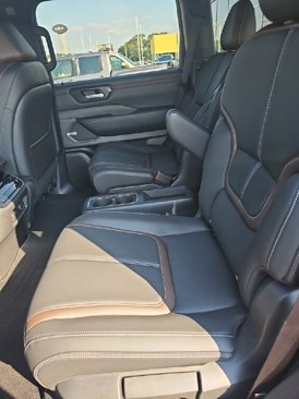 New 2026 Nissan Armada SL image 4