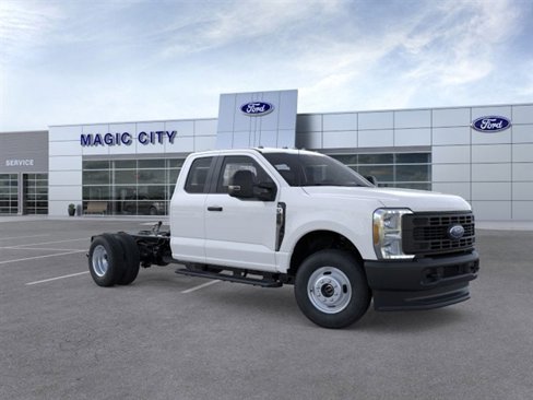 New 2025 Ford F350 XL w/ Snow Plow Prep Package image 7