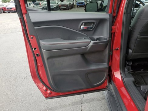 Certified 2025 Honda Ridgeline Black Edition image 25