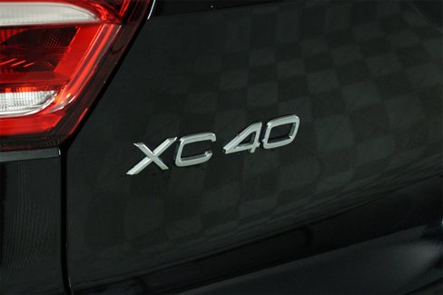 Certified 2025 Volvo XC40 B5 Plus image 19
