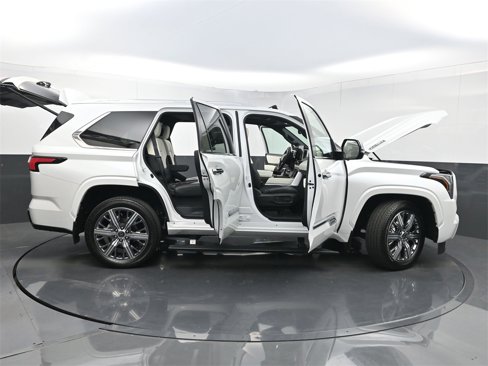 Used 2024 Toyota Sequoia Capstone image 41