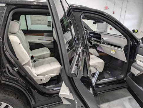 New 2026 Cadillac Vistiq Luxury w/ LPO, Floor Liner Package image 7