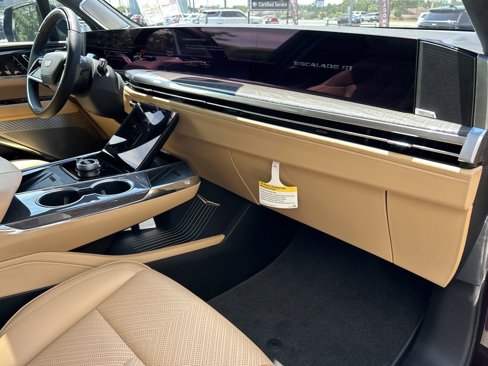 New 2026 Cadillac Escalade IQ Luxury 2 image 12