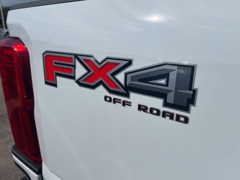 New 2026 Ford F250 4x4 Crew Cab Super Duty image 11