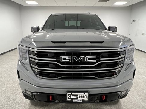 Used 2024 GMC Sierra 1500 AT4 w/ Technology Package image 3