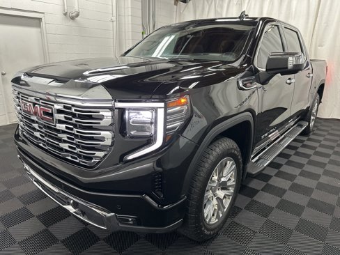 Used 2024 GMC Sierra 1500 Denali w/ Denali Carbonpro Edition image 4