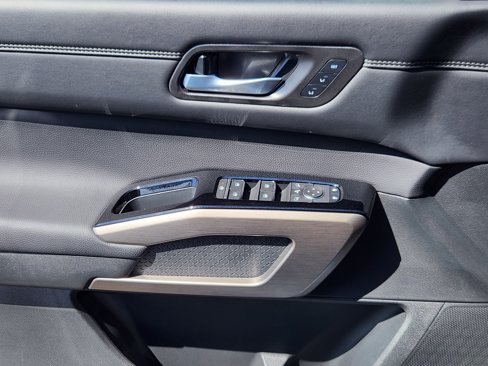 New 2025 Nissan Pathfinder Platinum w/ Cargo Package image 7