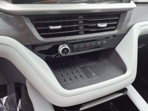 New 2025 Ford Explorer Platinum image 14