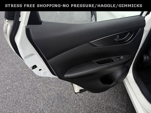 Used 2019 Nissan Rogue Sport S image 26
