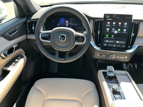 New 2026 Volvo XC90 B6 Plus w/ Protection Package Premier image 18