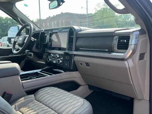 New 2025 Ford F250 Platinum w/ Platinum Plus Package image 23