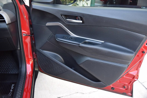 Used 2020 Toyota C-HR LE image 64