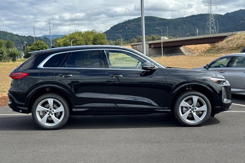 New 2025 Audi Q5 Premium Plus image 2