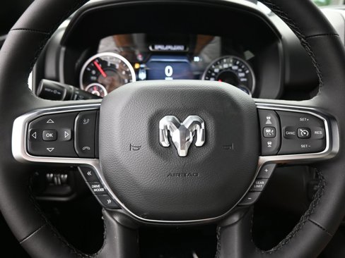 New 2025 RAM 1500 4x4 Crew Cab image 25