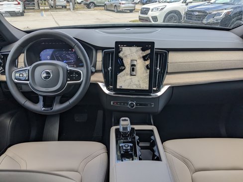 New 2025 Volvo XC90 T8 Plus w/ Protection Package Premier image 16