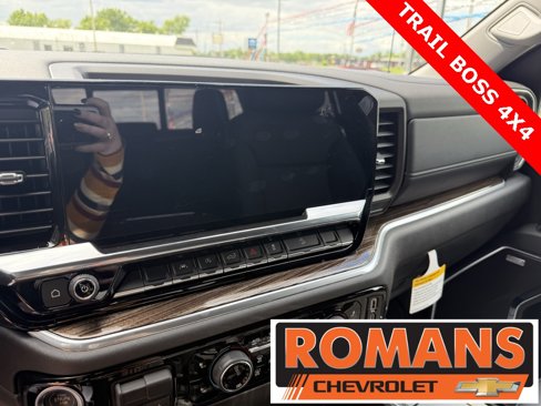 New 2025 Chevrolet Silverado 1500 LT Trail Boss w/ Convenience Package II image 24