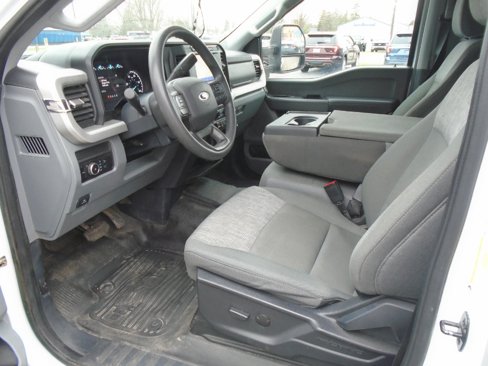Used 2023 Ford F250 XLT w/ F-250 >10K GVWR Package image 17