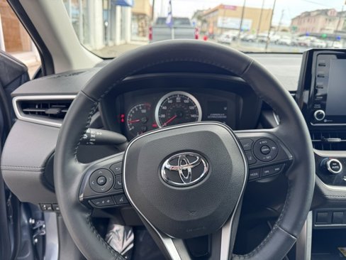 Used 2022 Toyota Corolla Cross LE image 10
