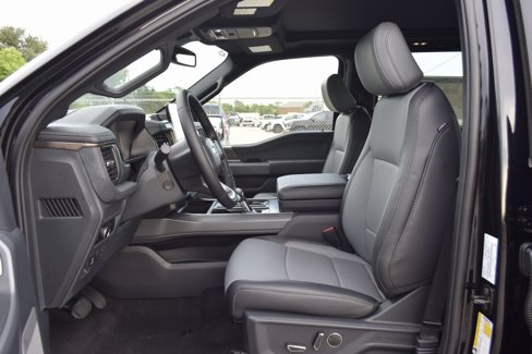 New 2025 Ford F150 Lightning Lariat image 18